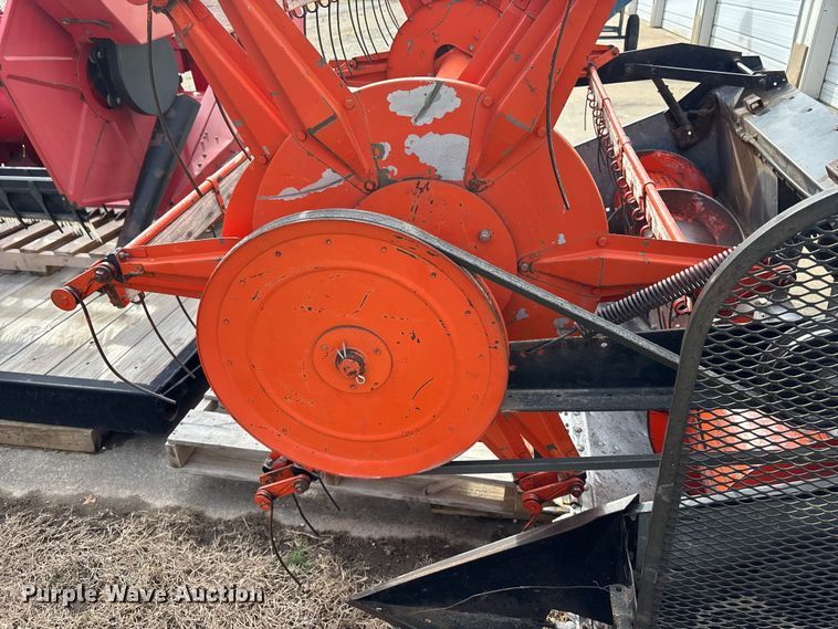 image for item FC1550 Gleaner EIII combine