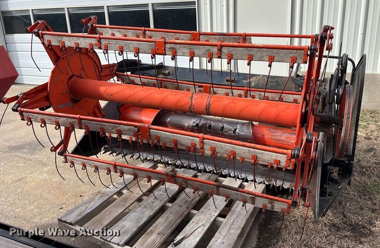 image for item FC1550 Gleaner EIII combine