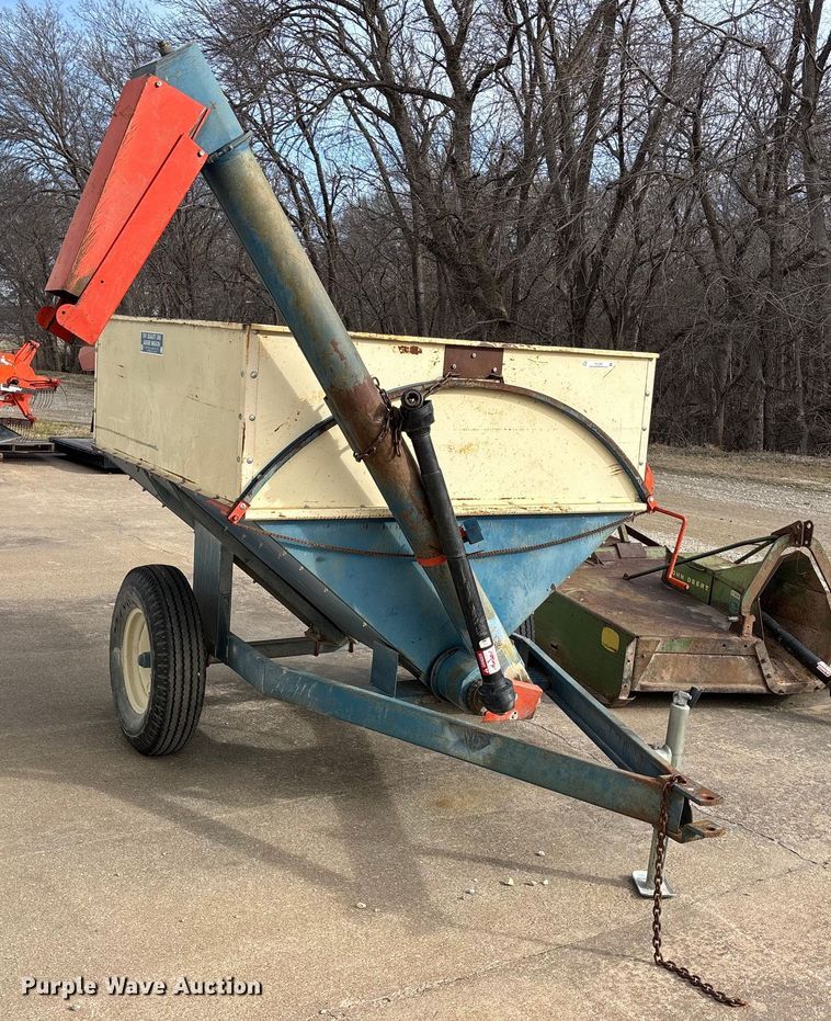 image for item FC1554 Quality Line grain cart