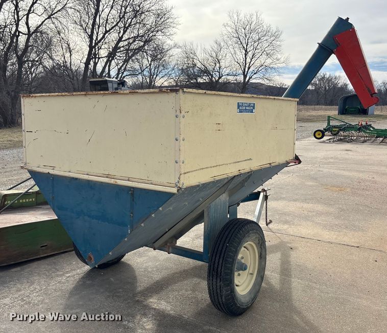 image for item FC1554 Quality Line grain cart