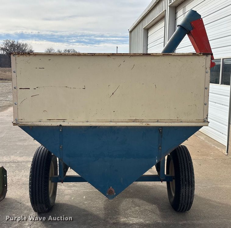 image for item FC1554 Quality Line grain cart