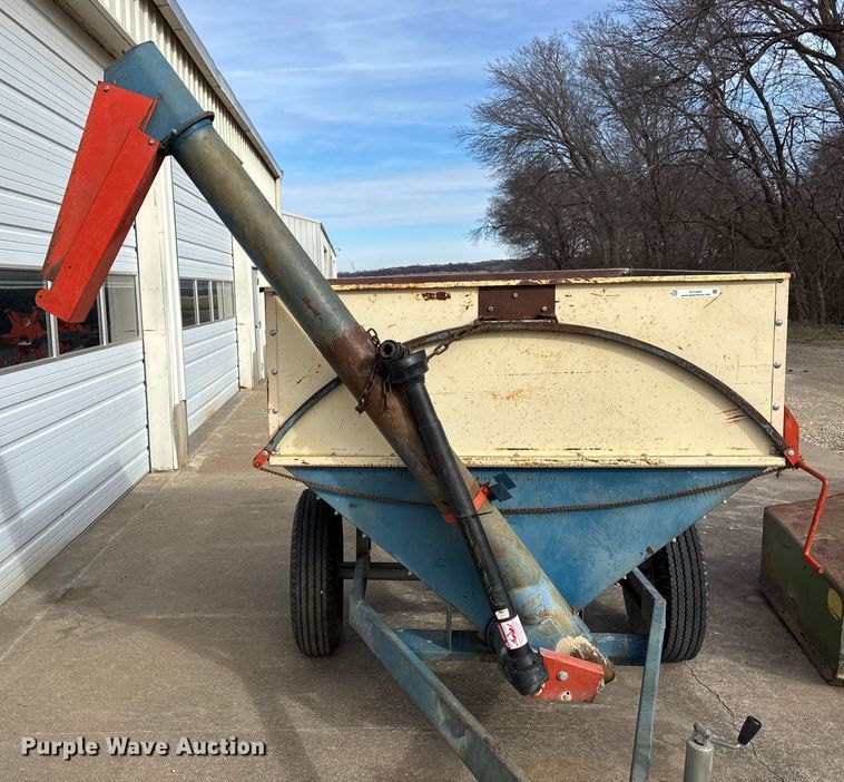 image for item FC1554 Quality Line grain cart