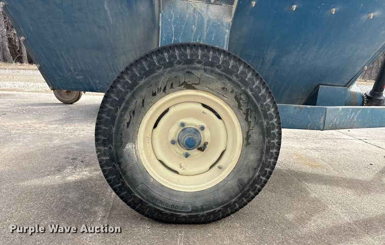 image for item FC1554 Quality Line grain cart