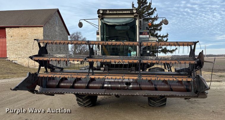 image for item FC1555 Gleaner F2 combine