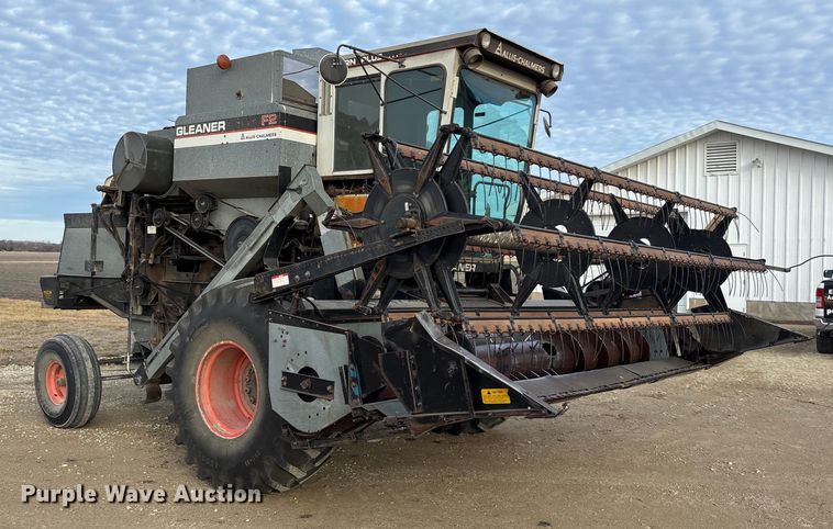image for item FC1555 Gleaner F2 combine