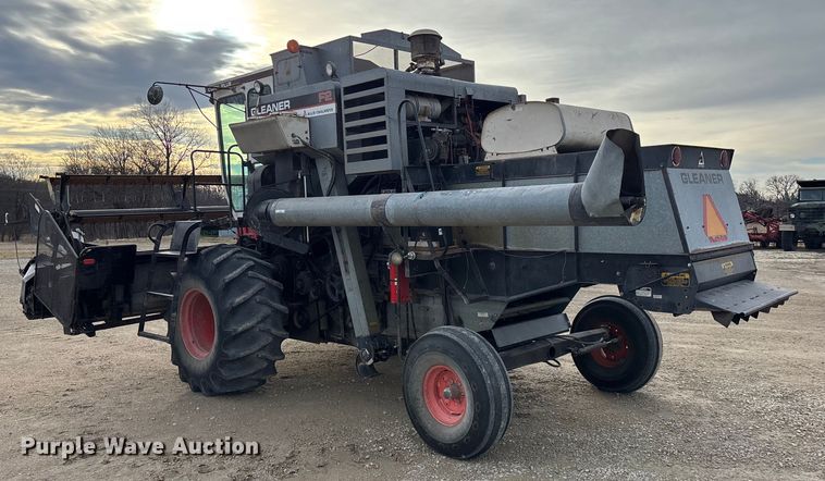 image for item FC1555 Gleaner F2 combine