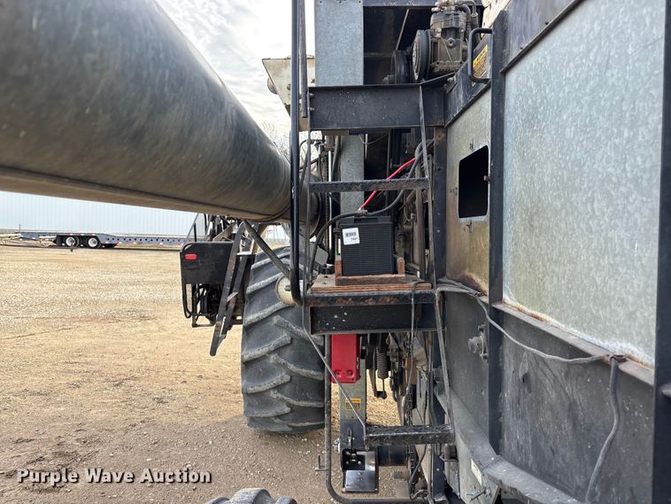 image for item FC1555 Gleaner F2 combine