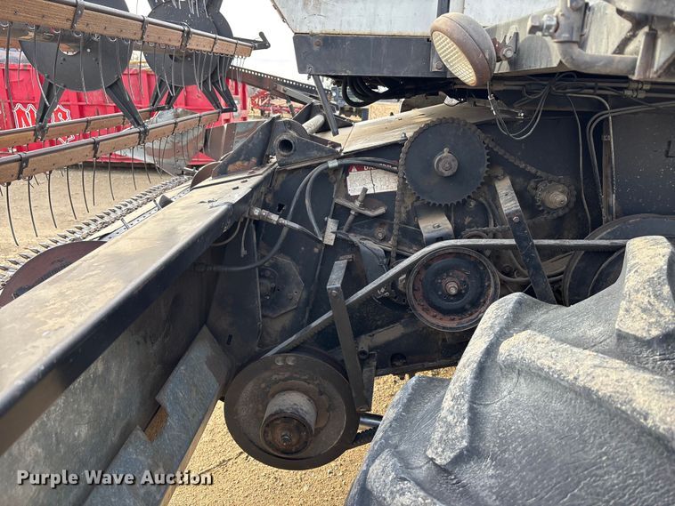 image for item FC1555 Gleaner F2 combine