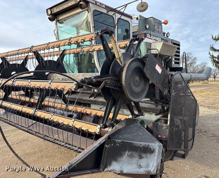 image for item FC1555 Gleaner F2 combine