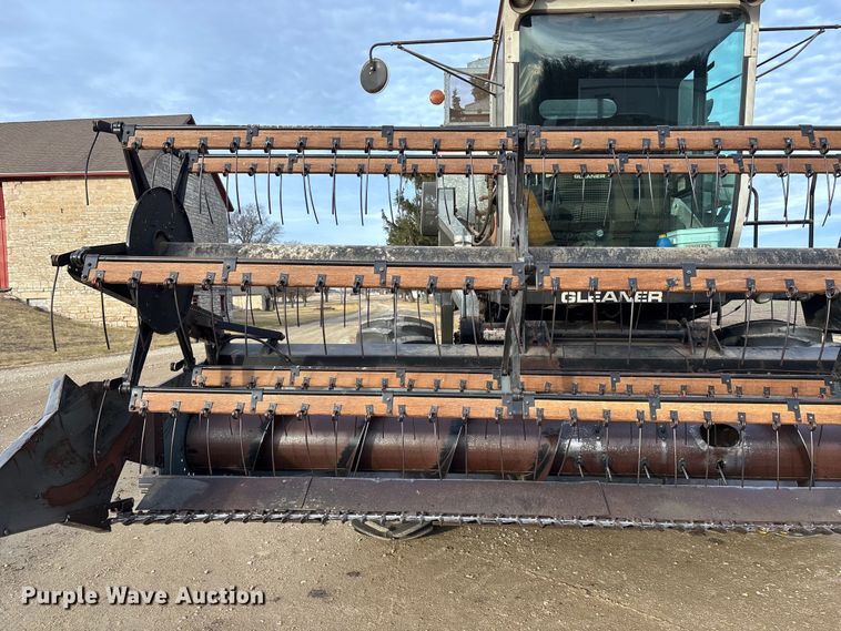 image for item FC1555 Gleaner F2 combine