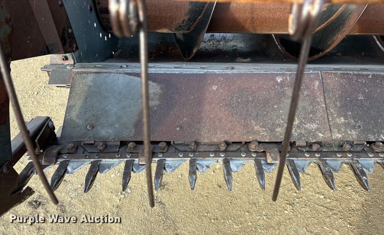 image for item FC1555 Gleaner F2 combine