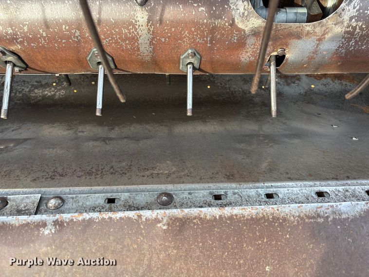 image for item FC1555 Gleaner F2 combine