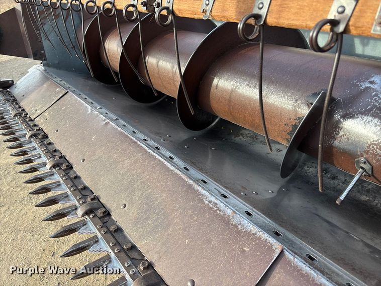 image for item FC1555 Gleaner F2 combine