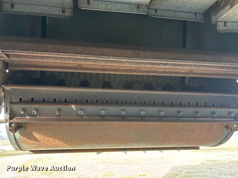 image for item FC1555 Gleaner F2 combine