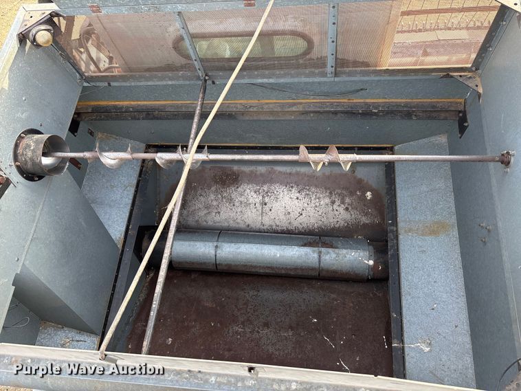 image for item FC1555 Gleaner F2 combine