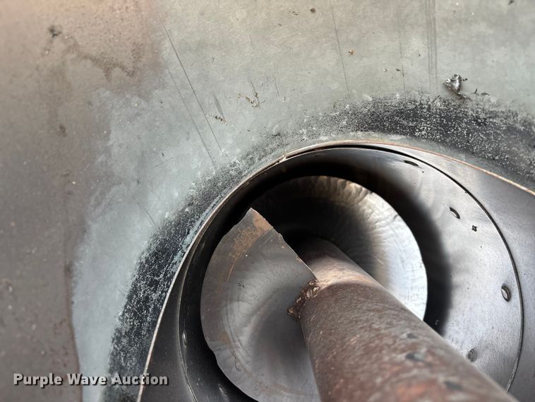 image for item FC1555 Gleaner F2 combine