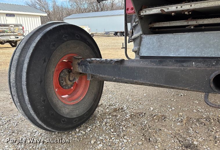 image for item FC1555 Gleaner F2 combine