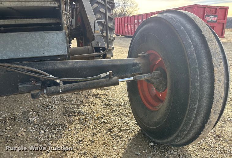 image for item FC1555 Gleaner F2 combine