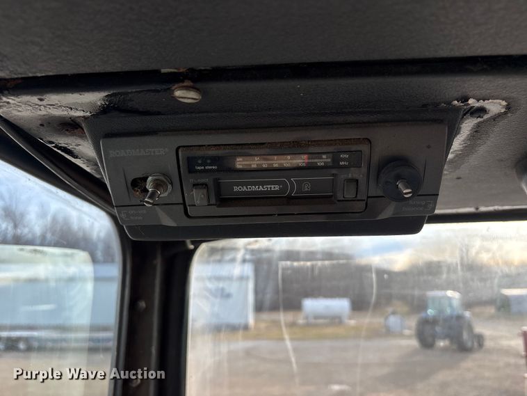 image for item FC1555 Gleaner F2 combine