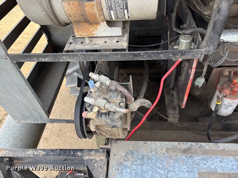 image for item FC1555 Gleaner F2 combine