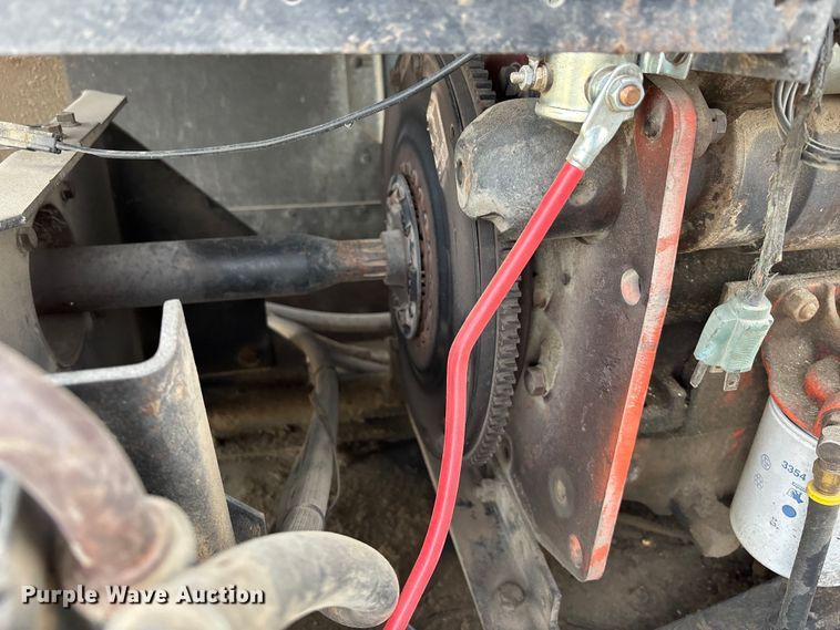 image for item FC1555 Gleaner F2 combine