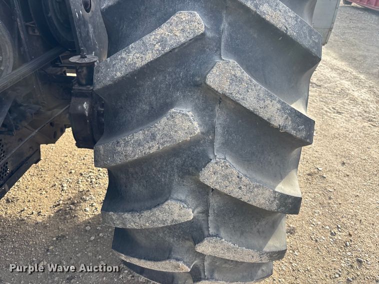 image for item FC1555 Gleaner F2 combine