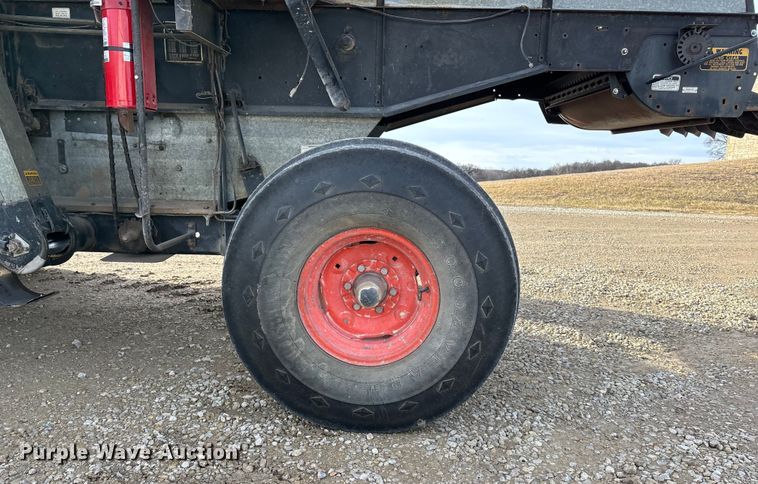 image for item FC1555 Gleaner F2 combine