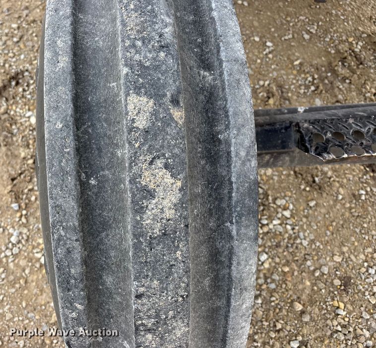 image for item FC1555 Gleaner F2 combine