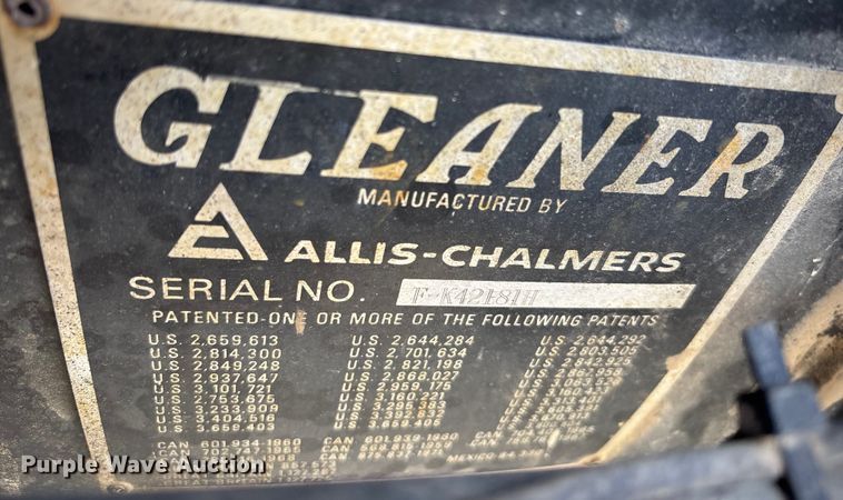 image for item FC1555 Gleaner F2 combine