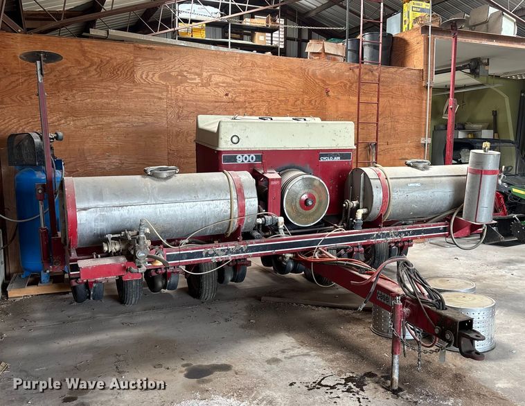 image for item FC1558 Case 900 Cyclo Air planter