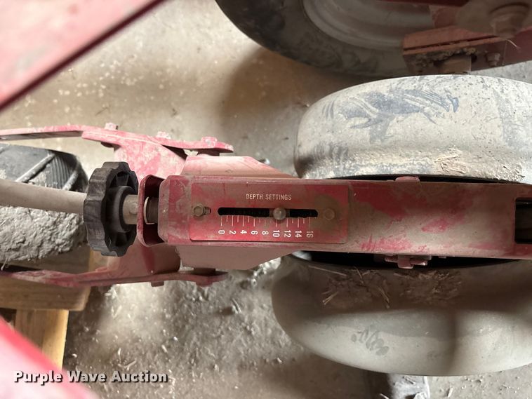 image for item FC1558 Case 900 Cyclo Air planter