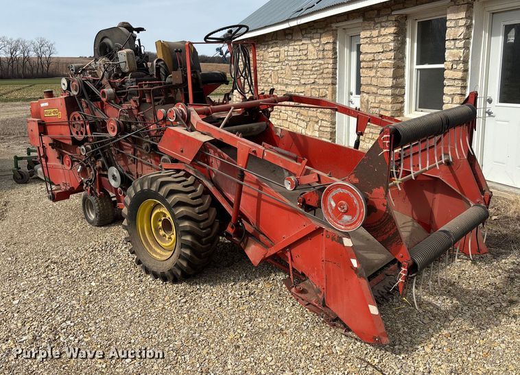 image for item FC1563 1979 Hege 115B combine