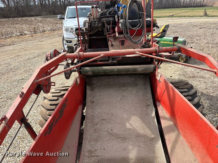 image for item FC1563 1979 Hege 115B combine