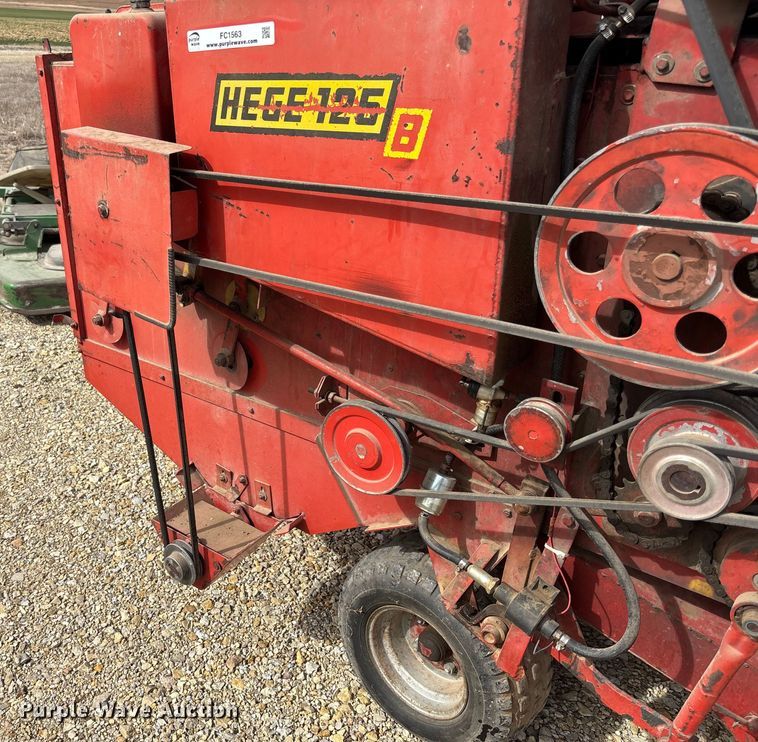 image for item FC1563 1979 Hege 115B combine