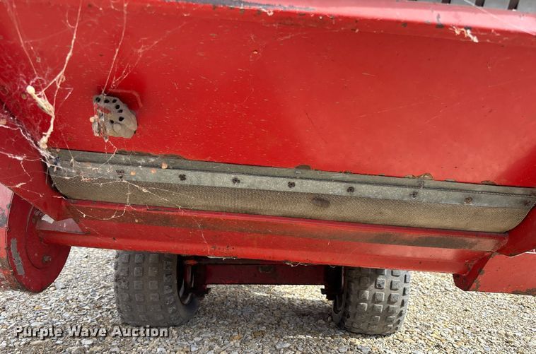 image for item FC1563 1979 Hege 115B combine