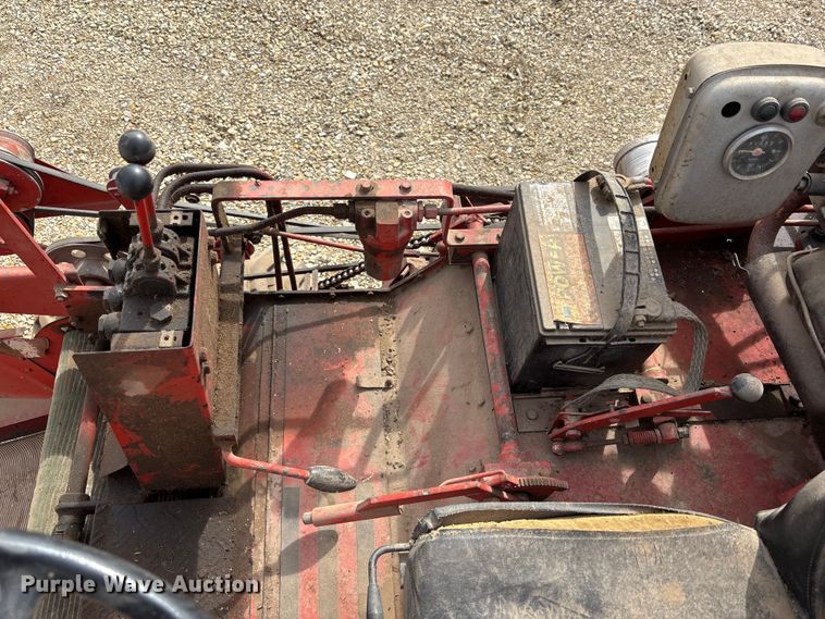 image for item FC1563 1979 Hege 115B combine