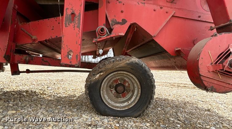 image for item FC1563 1979 Hege 115B combine