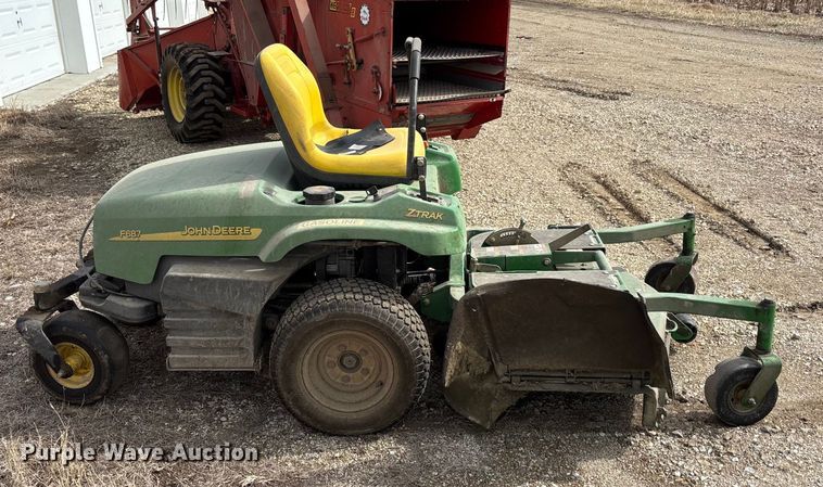 image for item FC1564 John Deere F687 ZTR lawn mower