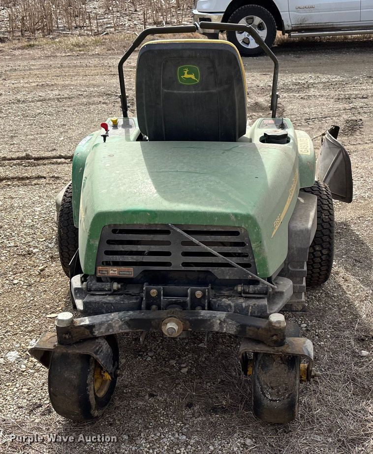 image for item FC1564 John Deere F687 ZTR lawn mower
