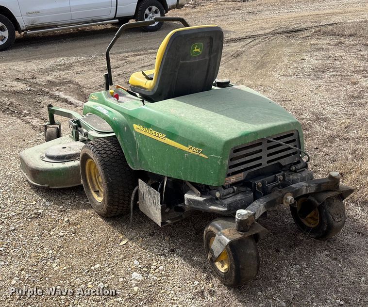 image for item FC1564 John Deere F687 ZTR lawn mower