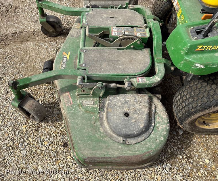 image for item FC1564 John Deere F687 ZTR lawn mower