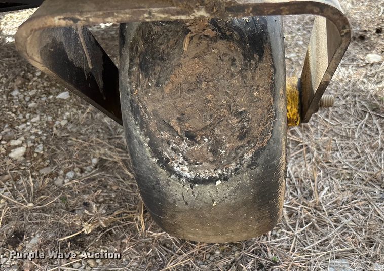 image for item FC1564 John Deere F687 ZTR lawn mower