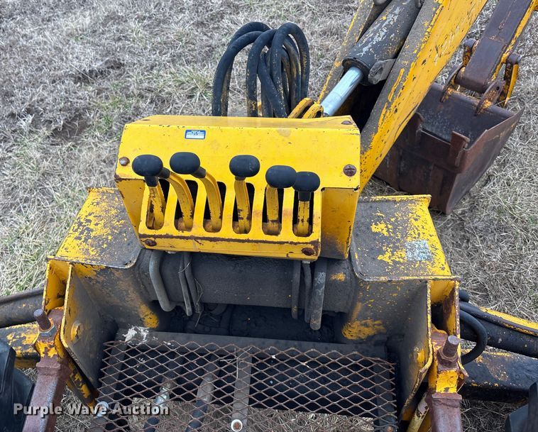 image for item FC1570 Massey Ferguson 175 tractor