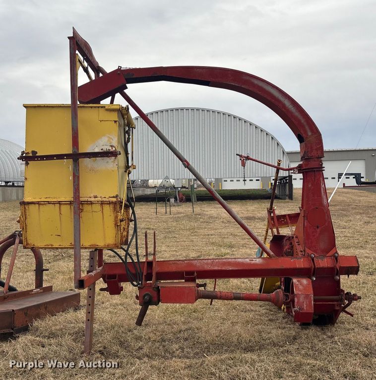 image for item FC1571 Sperry New holland 707 forage harvester