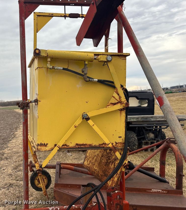 image for item FC1571 Sperry New holland 707 forage harvester