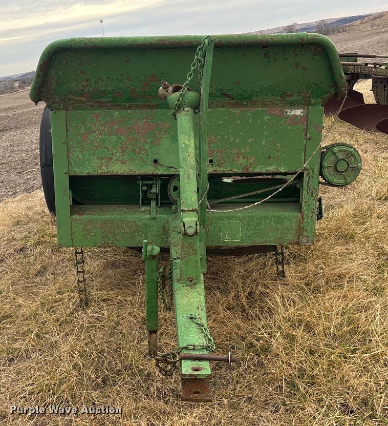 image for item FC1573 John Deere E0044 manure spreader