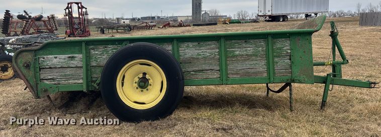 image for item FC1573 John Deere E0044 manure spreader