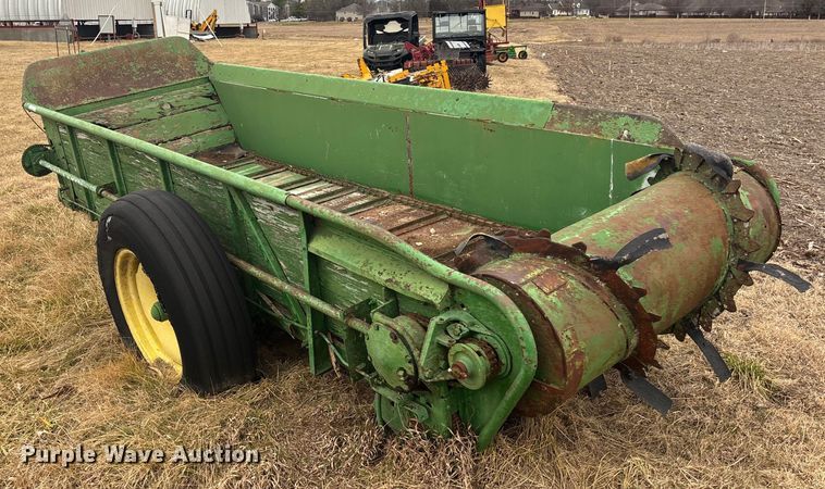 image for item FC1573 John Deere E0044 manure spreader