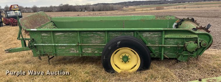 image for item FC1573 John Deere E0044 manure spreader