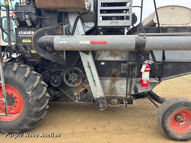 image for item FC1575 Gleaner F3 combine